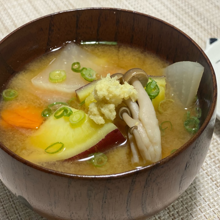 おろししょうが入り!さつまいもの味噌汁